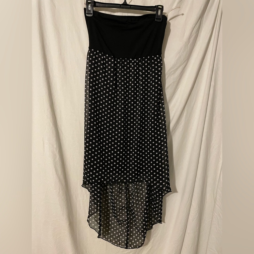 BLACK AND WHITE STRAPLESS  POLA DOT DRESS SIZE MEDIUM